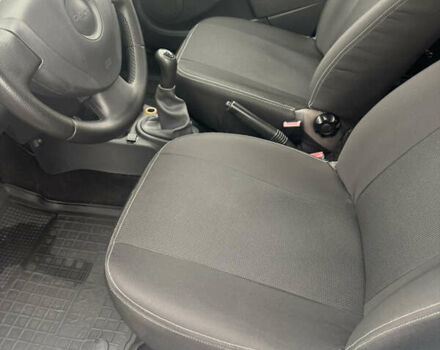 Белый Дачия Сандеро, объемом двигателя 1.2 л и пробегом 216 тыс. км за 3700 $, фото 23 на Automoto.ua