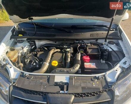 Дачія Sandero 2013 у Харкові на Automoto.ua Білий Дачія Sandero, об'ємом двигуна 1.5 л та пробігом 127 тис. км за 6600 $, фото 4 на Automoto.ua