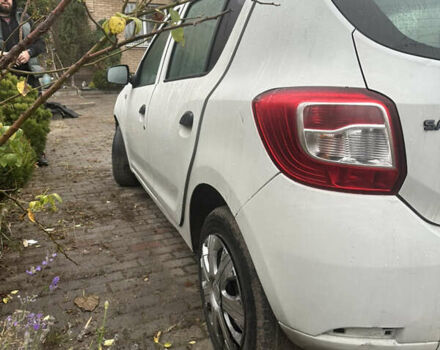 Белый Дачия Сандеро, объемом двигателя 1.15 л и пробегом 300 тыс. км за 3300 $, фото 5 на Automoto.ua