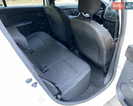 Білий Дачія Sandero, об'ємом двигуна 1.2 л та пробігом 122 тис. км за 4990 $, фото 13 на Automoto.ua