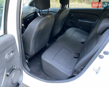Білий Дачія Sandero, об'ємом двигуна 1.2 л та пробігом 122 тис. км за 4990 $, фото 16 на Automoto.ua