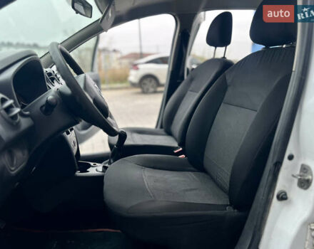 Белый Дачия Сандеро, объемом двигателя 1.2 л и пробегом 192 тыс. км за 3950 $, фото 8 на Automoto.ua