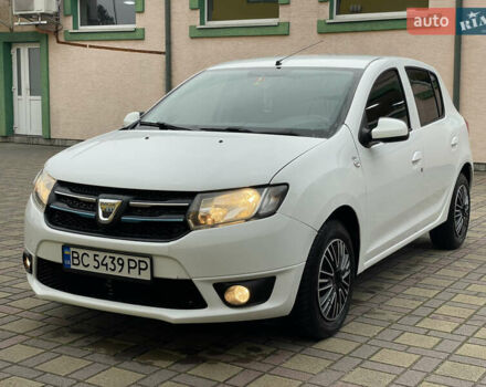 Белый Дачия Сандеро, объемом двигателя 0.9 л и пробегом 127 тыс. км за 5250 $, фото 5 на Automoto.ua