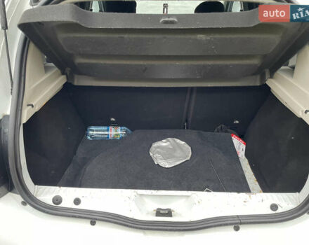 Белый Дачия Сандеро, объемом двигателя 0.9 л и пробегом 127 тыс. км за 4900 $, фото 24 на Automoto.ua