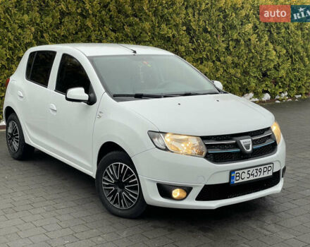 Белый Дачия Сандеро, объемом двигателя 0.9 л и пробегом 127 тыс. км за 4900 $, фото 1 на Automoto.ua