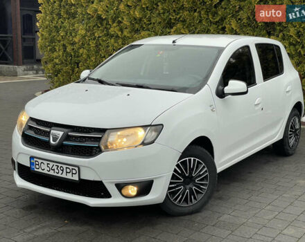 Белый Дачия Сандеро, объемом двигателя 0.9 л и пробегом 127 тыс. км за 4900 $, фото 4 на Automoto.ua