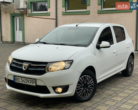 Белый Дачия Сандеро, объемом двигателя 0.9 л и пробегом 127 тыс. км за 5250 $, фото 3 на Automoto.ua