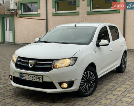 Белый Дачия Сандеро, объемом двигателя 0.9 л и пробегом 127 тыс. км за 5250 $, фото 4 на Automoto.ua