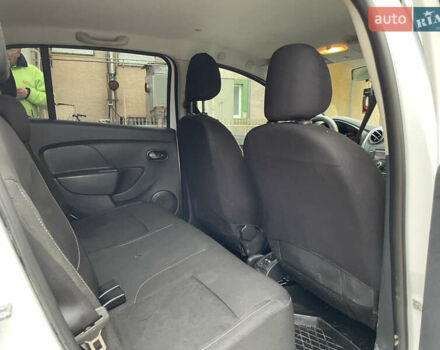 Белый Дачия Сандеро, объемом двигателя 0.9 л и пробегом 127 тыс. км за 5250 $, фото 28 на Automoto.ua