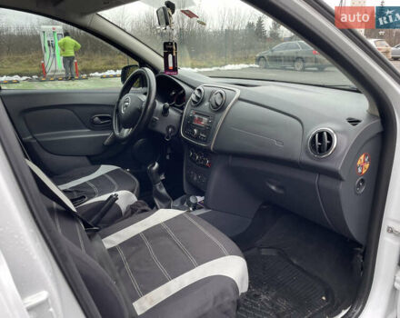 Белый Дачия Сандеро, объемом двигателя 0.9 л и пробегом 127 тыс. км за 4900 $, фото 19 на Automoto.ua