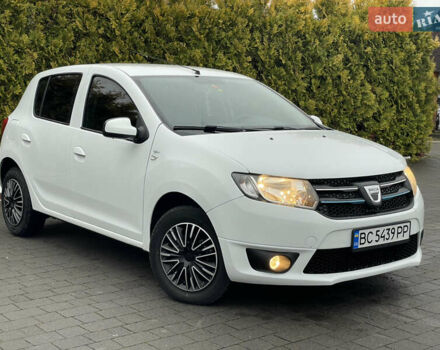 Белый Дачия Сандеро, объемом двигателя 0.9 л и пробегом 127 тыс. км за 4900 $, фото 3 на Automoto.ua