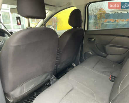 Белый Дачия Сандеро, объемом двигателя 0.9 л и пробегом 127 тыс. км за 5250 $, фото 27 на Automoto.ua