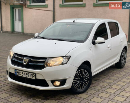 Белый Дачия Сандеро, объемом двигателя 0.9 л и пробегом 127 тыс. км за 5250 $, фото 1 на Automoto.ua