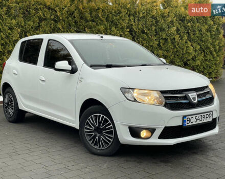 Белый Дачия Сандеро, объемом двигателя 0.9 л и пробегом 127 тыс. км за 4900 $, фото 2 на Automoto.ua