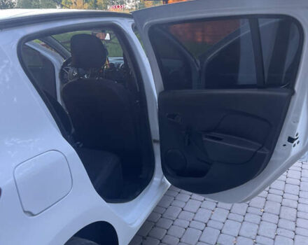 Білий Дачія Sandero, об'ємом двигуна 1 л та пробігом 99 тис. км за 8300 $, фото 22 на Automoto.ua
