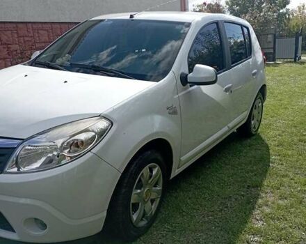 Білий Дачія Sandero, об'ємом двигуна 1.6 л та пробігом 122 тис. км за 5300 $, фото 1 на Automoto.ua