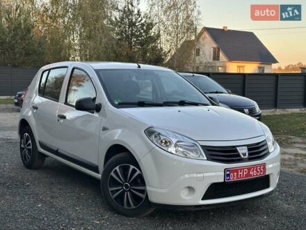 Дачия Сандеро 2009 в Любешов на Automoto.ua Белый Дачия Сандеро, объемом двигателя 1.4 л и пробегом 107 тыс. км за 4550 $, фото 1 на Automoto.ua