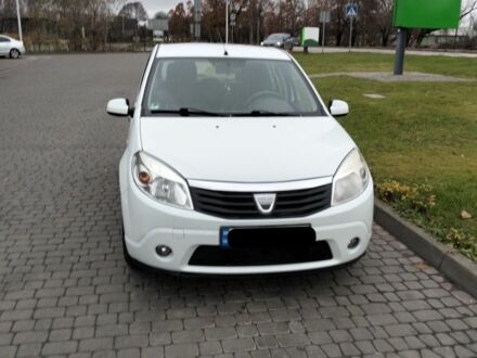 Белый Дачия Сандеро, объемом двигателя 0 л и пробегом 234 тыс. км за 3400 $, фото 1 на Automoto.ua