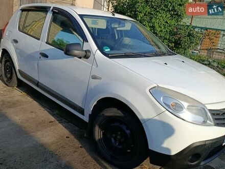 Білий Дачія Sandero, об'ємом двигуна 1.39 л та пробігом 199 тис. км за 4450 $, фото 1 на Automoto.ua