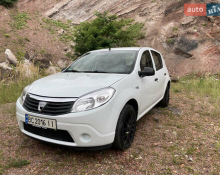 Білий Дачія Sandero, об'ємом двигуна 1.39 л та пробігом 225 тис. км за 3200 $, фото 1 на Automoto.ua
