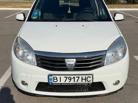 Белый Дачия Сандеро, объемом двигателя 1.4 л и пробегом 140 тыс. км за 4200 $, фото 1 на Automoto.ua