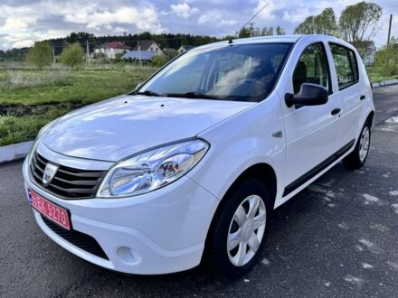 Білий Дачія Sandero, об'ємом двигуна 1.4 л та пробігом 185 тис. км за 4300 $, фото 1 на Automoto.ua