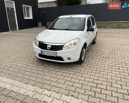 Белый Дачия Сандеро, объемом двигателя 1.39 л и пробегом 191 тыс. км за 5200 $, фото 1 на Automoto.ua