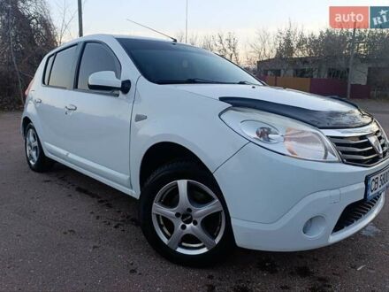 Белый Дачия Сандеро, объемом двигателя 1.2 л и пробегом 233 тыс. км за 4300 $, фото 1 на Automoto.ua