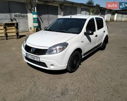 Білий Дачія Sandero, об'ємом двигуна 1.39 л та пробігом 138 тис. км за 3700 $, фото 1 на Automoto.ua