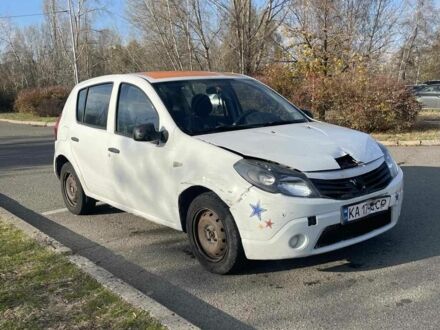 Белый Дачия Сандеро, объемом двигателя 1.1 л и пробегом 200 тыс. км за 1700 $, фото 1 на Automoto.ua