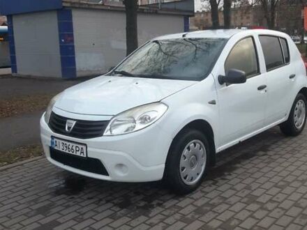 Белый Дачия Сандеро, объемом двигателя 1.4 л и пробегом 336 тыс. км за 2700 $, фото 1 на Automoto.ua