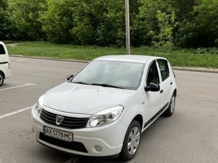Дачія Sandero 2011 у Харкові на Automoto.ua Білий Дачія Sandero, об'ємом двигуна 1.1 л та пробігом 185 тис. км за 4000 $, фото 1 на Automoto.ua