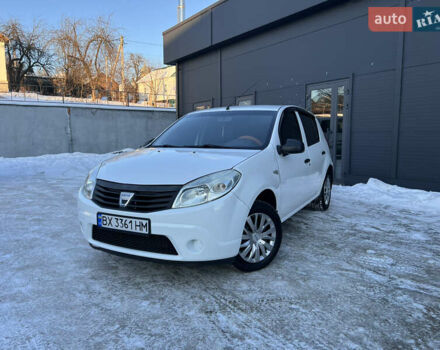 Белый Дачия Сандеро, объемом двигателя 1.15 л и пробегом 163 тыс. км за 3600 $, фото 1 на Automoto.ua