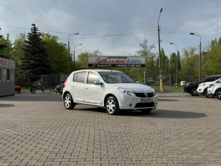 Дачія Sandero 2011 у Кривому Розі на Automoto.ua Білий Дачія Sandero, об'ємом двигуна 1.6 л та пробігом 160 тис. км за 6400 $, фото 1 на Automoto.ua