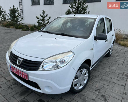 Белый Дачия Сандеро, объемом двигателя 1.2 л и пробегом 178 тыс. км за 4750 $, фото 1 на Automoto.ua