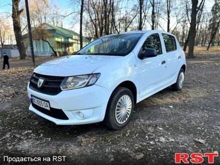 Дачия Сандеро 2013 в Глухове на Automoto.ua Белый Дачия Сандеро, объемом двигателя 1.1 л и пробегом 195 тыс. км за 4000 $, фото 1 на Automoto.ua