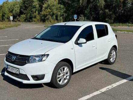 Дачия Сандеро 2013 в Конотопе на Automoto.ua Белый Дачия Сандеро, объемом двигателя 1.5 л и пробегом 186 тыс. км за 5950 $, фото 1 на Automoto.ua