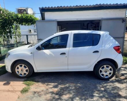 Белый Дачия Сандеро, объемом двигателя 1.1 л и пробегом 210 тыс. км за 5000 $, фото 1 на Automoto.ua