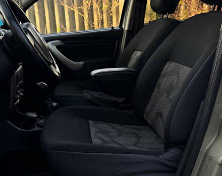 Бежевый Дачия Сандеро, объемом двигателя 1.39 л и пробегом 98 тыс. км за 5200 $, фото 9 на Automoto.ua