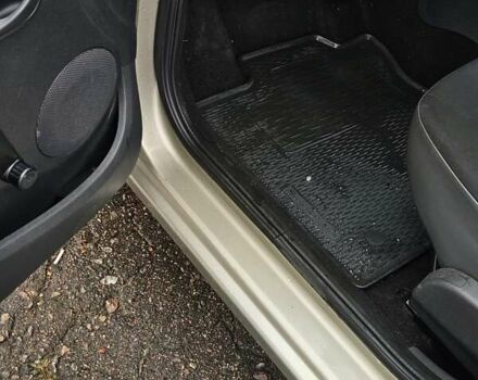 Бежевый Дачия Сандеро, объемом двигателя 1.4 л и пробегом 140 тыс. км за 4900 $, фото 23 на Automoto.ua