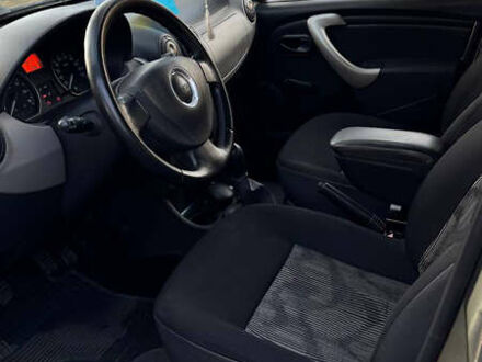 Бежевый Дачия Сандеро, объемом двигателя 1.39 л и пробегом 98 тыс. км за 5200 $, фото 1 на Automoto.ua