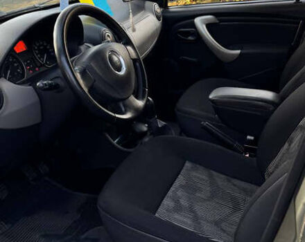 Бежевый Дачия Сандеро, объемом двигателя 1.39 л и пробегом 98 тыс. км за 5200 $, фото 1 на Automoto.ua