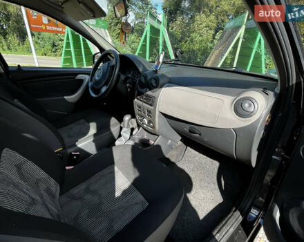 Черный Дачия Сандеро, объемом двигателя 1.2 л и пробегом 125 тыс. км за 5100 $, фото 5 на Automoto.ua