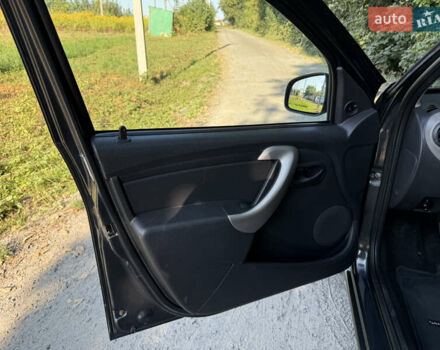 Черный Дачия Сандеро, объемом двигателя 1.2 л и пробегом 180 тыс. км за 4900 $, фото 20 на Automoto.ua