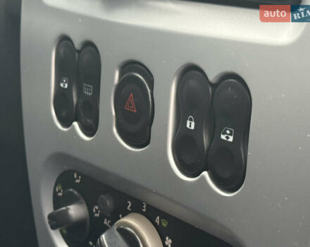 Черный Дачия Сандеро, объемом двигателя 1.6 л и пробегом 131 тыс. км за 5750 $, фото 31 на Automoto.ua