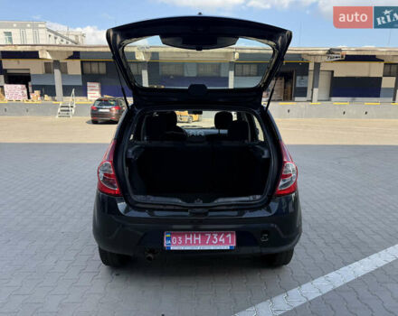 Чорний Дачія Sandero, об'ємом двигуна 1.6 л та пробігом 131 тис. км за 5999 $, фото 16 на Automoto.ua