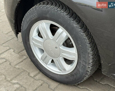 Черный Дачия Сандеро, объемом двигателя 1.6 л и пробегом 131 тыс. км за 5750 $, фото 12 на Automoto.ua