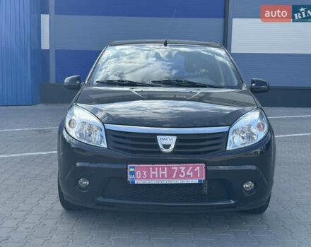 Чорний Дачія Sandero, об'ємом двигуна 1.6 л та пробігом 131 тис. км за 5999 $, фото 1 на Automoto.ua