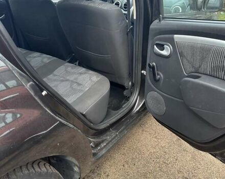 Дачия Сандеро 2011 в Новоукраинке на Automoto.ua Черный Дачия Сандеро, объемом двигателя 1.6 л и пробегом 131 тыс. км за 6400 $, фото 10 на Automoto.ua