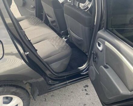 Дачия Сандеро 2012 в Первомайск на Automoto.ua Черный Дачия Сандеро, объемом двигателя 1.5 л и пробегом 222 тыс. км за 4800 $, фото 11 на Automoto.ua